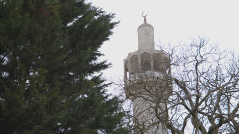 Exterior-De-La-Mezquita-De-Regents-Park-Con-Minarete-En-Londres,-Reino-Unido-1